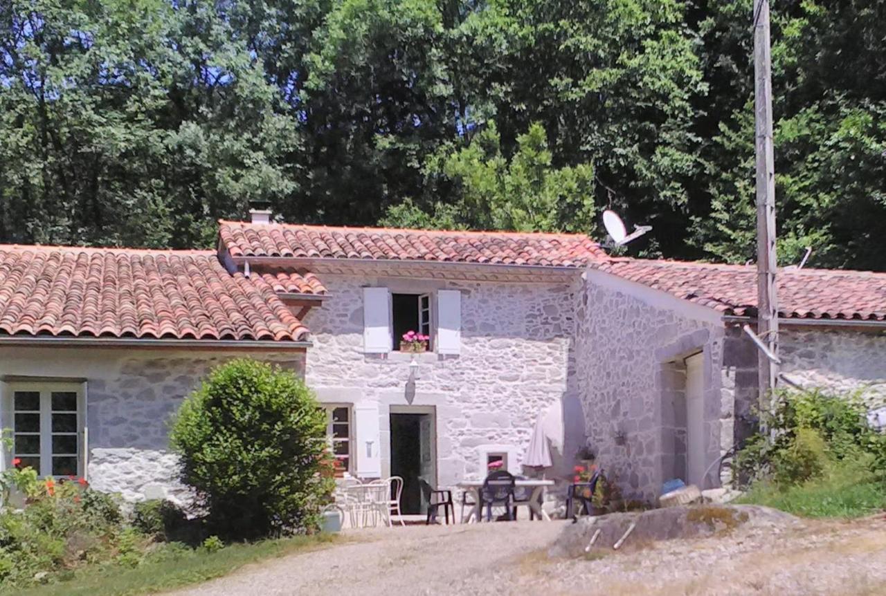 Gite Le Coumis 1370 Saint-Salvy-de-la-Balme Екстериор снимка