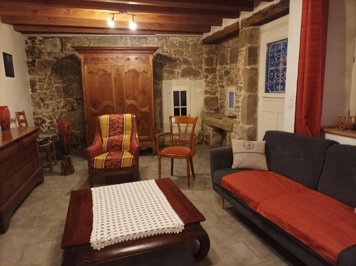 Gite Le Coumis 1370 Saint-Salvy-de-la-Balme Екстериор снимка